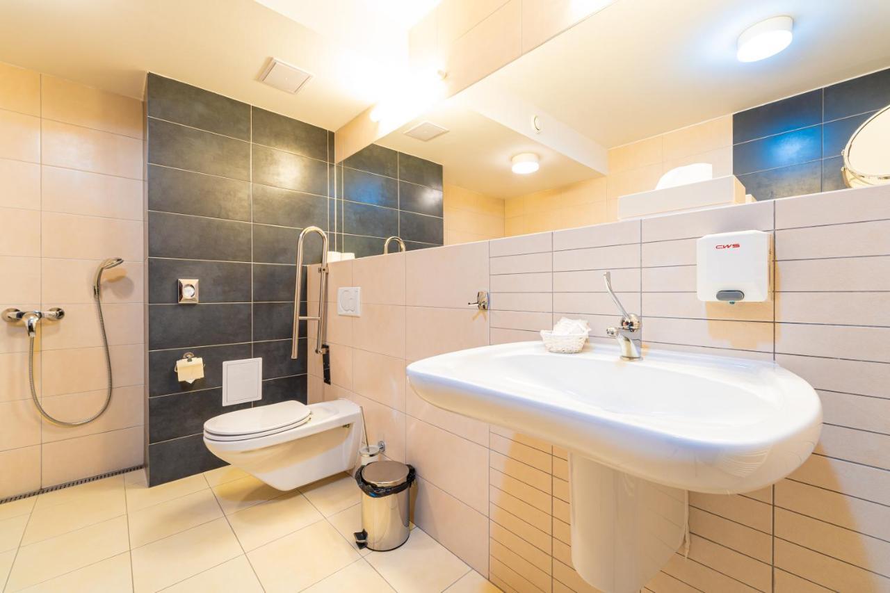 Hotel Ali Baba Humenné Dış mekan fotoğraf