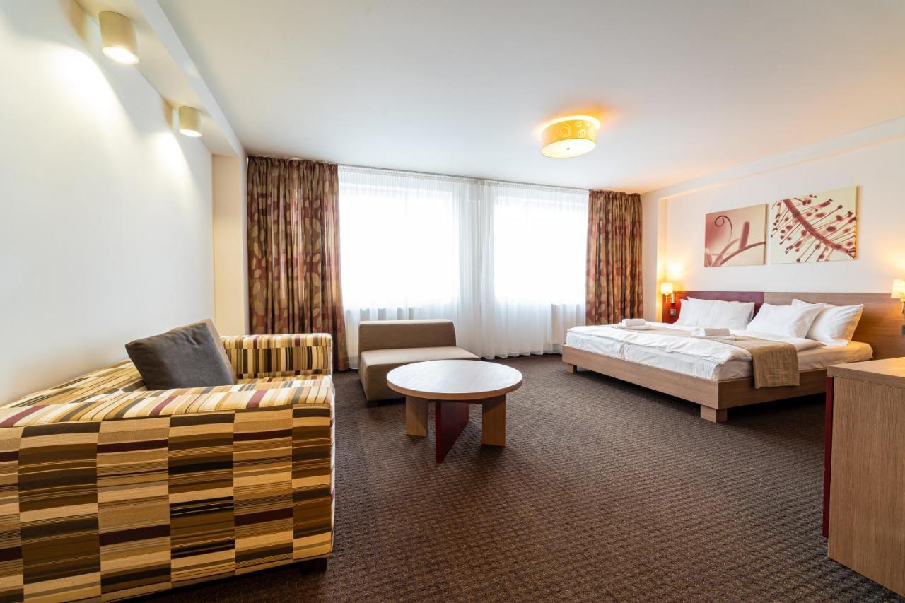 Hotel Ali Baba Humenné Dış mekan fotoğraf