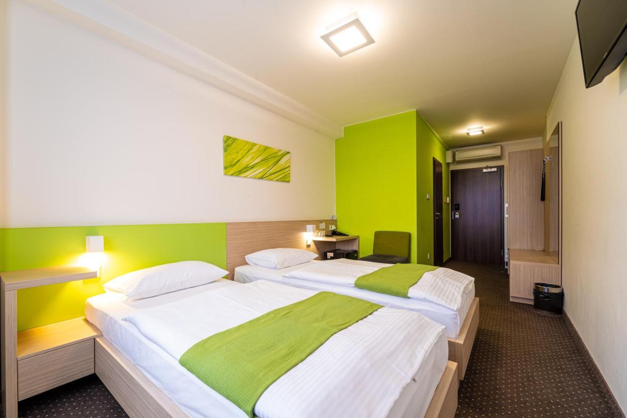 Hotel Ali Baba Humenné Dış mekan fotoğraf